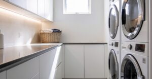 Wyposażenie pralni domowej: jak urządzić idealne pomieszczenie?